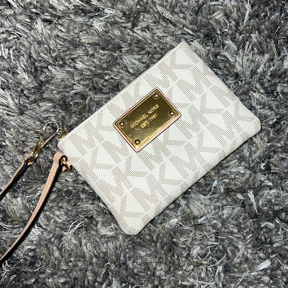 Michael Kors Wristlet